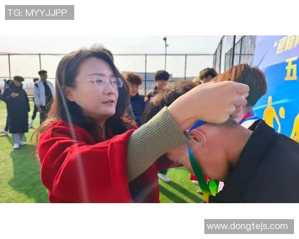 足球主题环境下的文化交流与社区建设探索 足球主题环境下的文化交流与社区建设探索